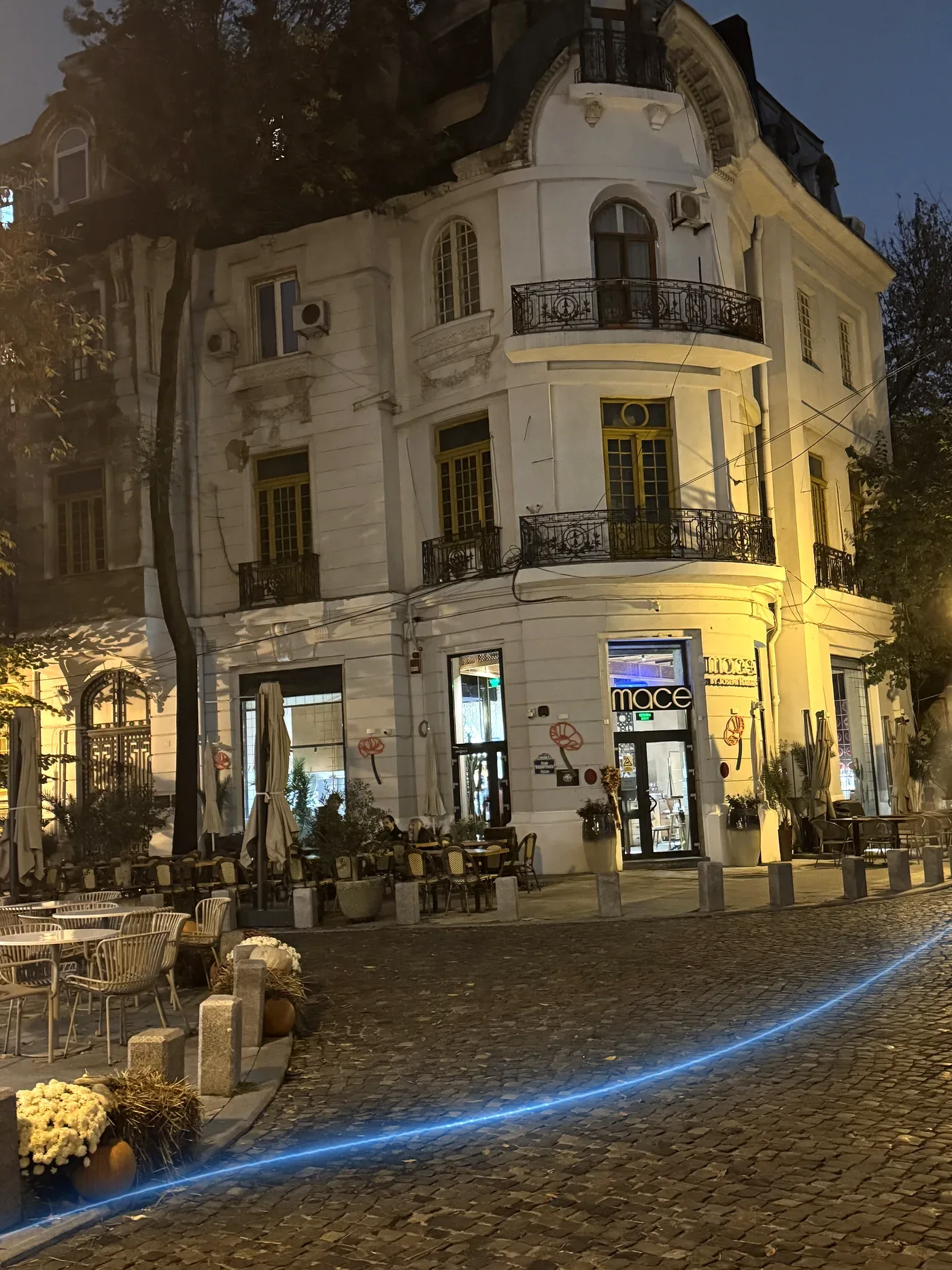 Akşam saatlerinde Mace'in girişi