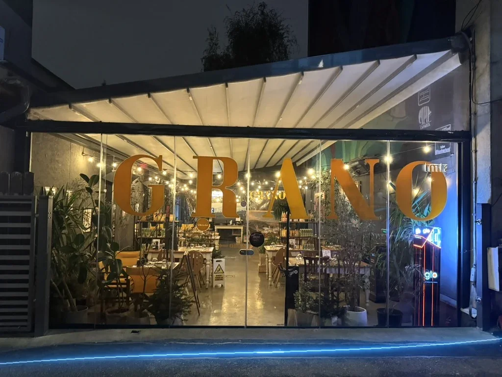 Bükreş’te akşam saatlerinde Grano restoranı